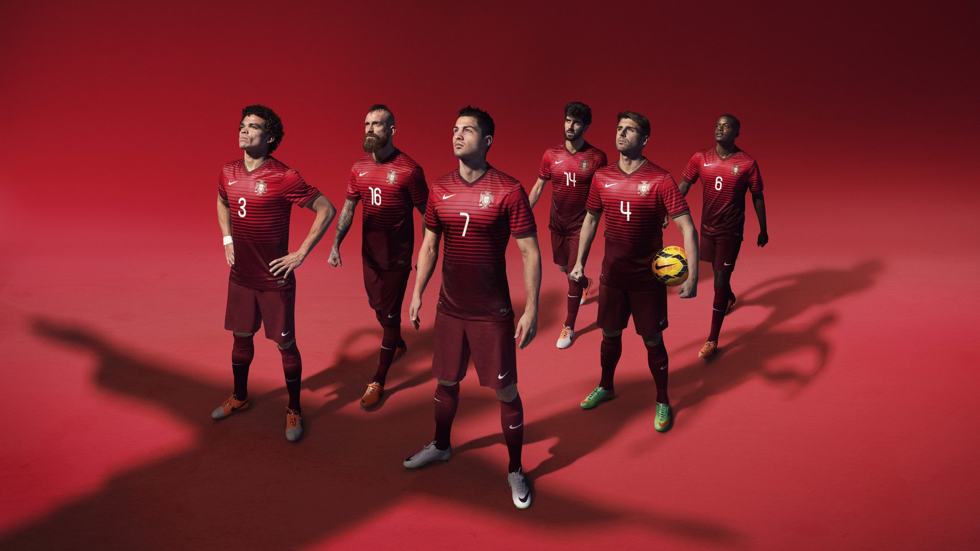 开云在线-Ning焦点对战，德罗巴与80激战公牛分钟，锐不可当胜负难料！赛场气氛高涨